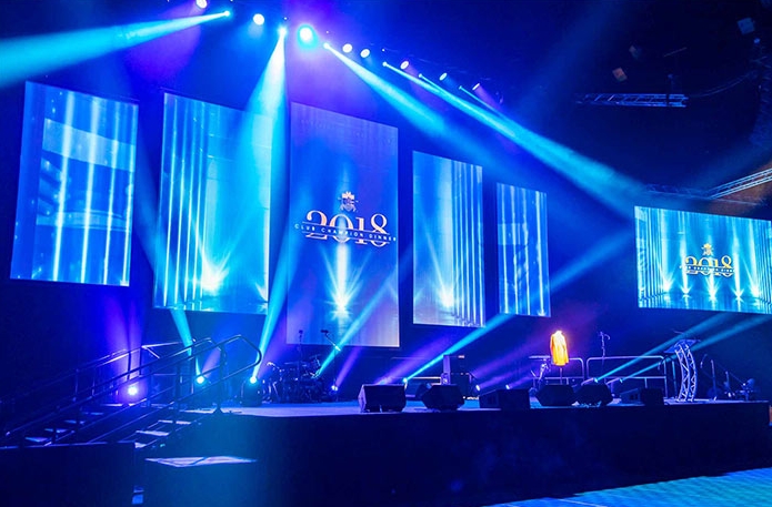 dynamic stage design with LED screens