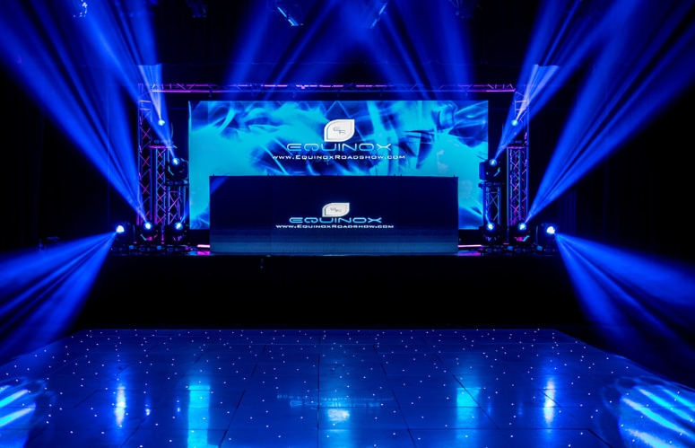 dynamic stage design with LED screens-1