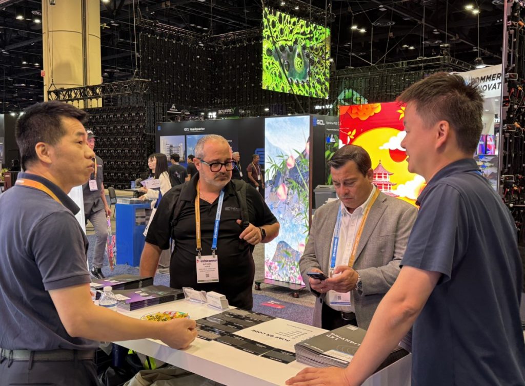 Kinglight booth attracts great attention