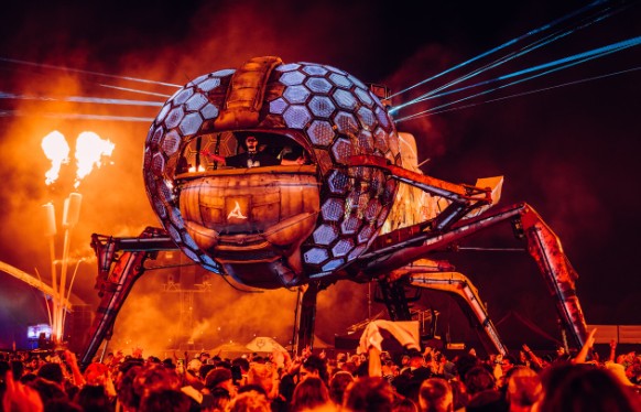 LED displays form the eyes of the dragonfly