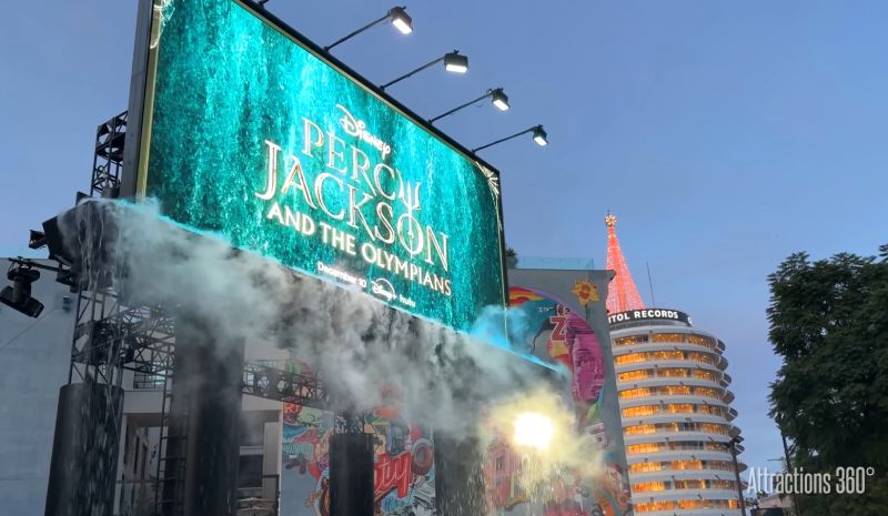 water splashes - 4D effect for the 3D LED display