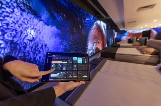 60m+Samsung LED Wall Turns A Retail Store into “Sleep Lab” in Singapore