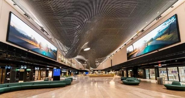 LG Provides Fire-safe LED Displays to Frankfurt Airport